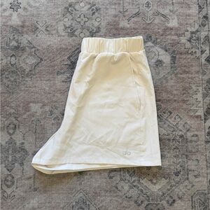 ALO Yoga Ivory Shorts with Elastic Waistband XXS